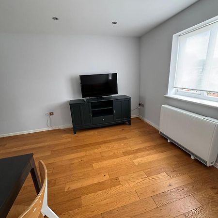 2-Bedroom Flat Walking Distance To Excel London - Perfect Location! Экстерьер фото